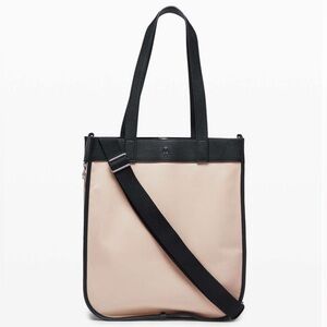Lululemon Now and Always Tote *15L in Locarno